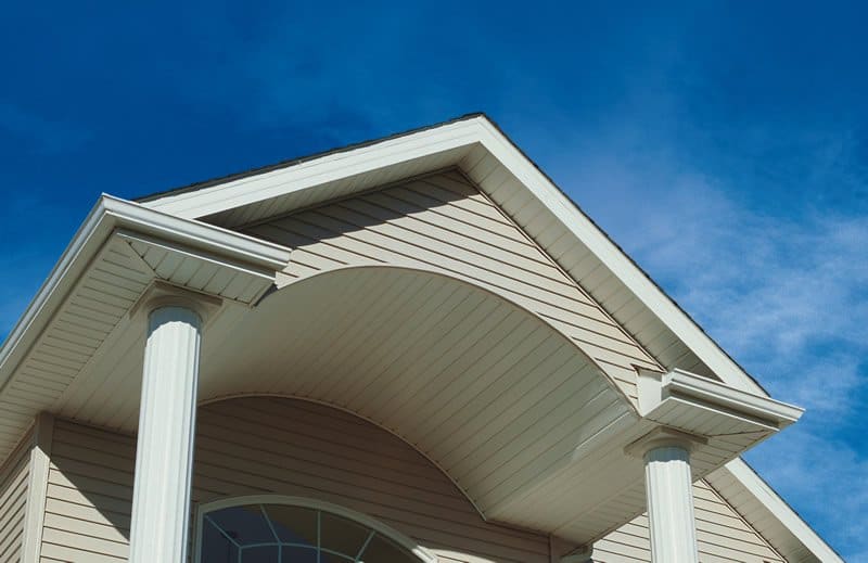 Here are some important soffit and fascia cleaning, maintenance, and protection tips to keep your home looking it's best